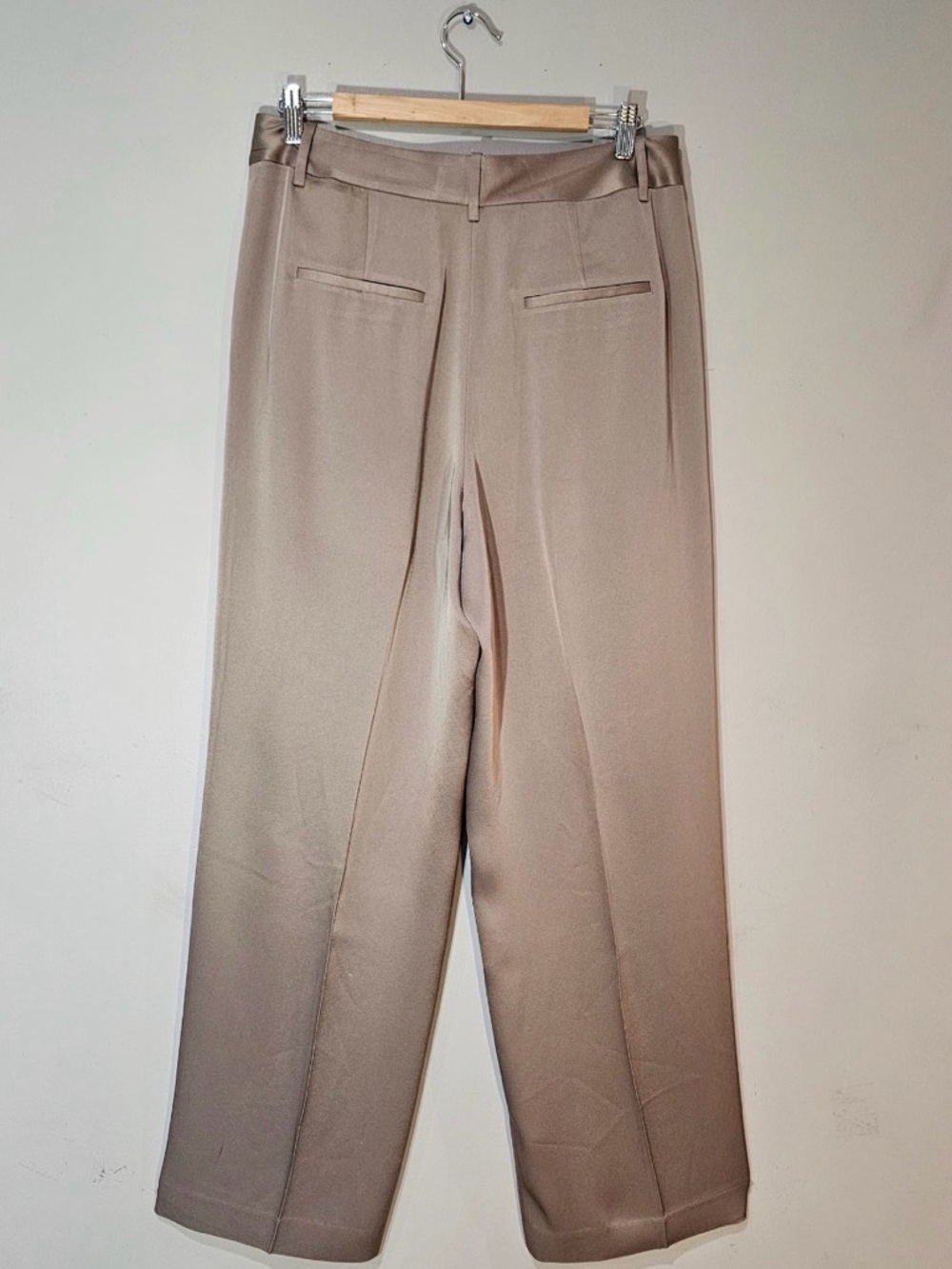 Aritzia Effortless Pants in Nomad Taupe Satin Wide Leg Trousers Size 12 - Picture 7 of 10